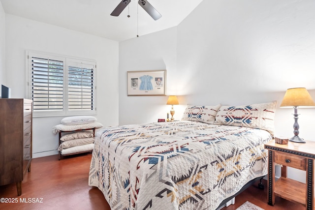 bedroom with ceiling fan