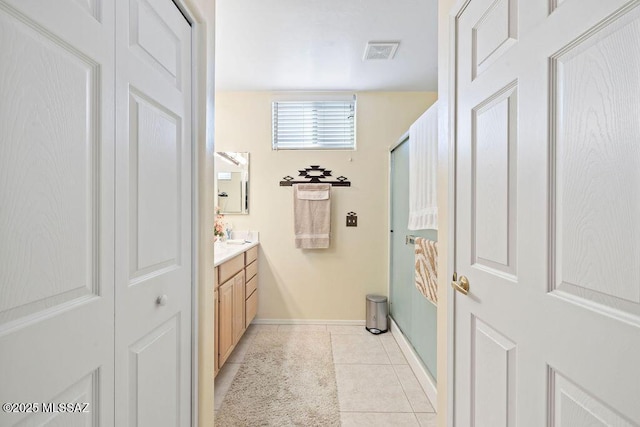 bedroom featuring ceiling fan and light carpet