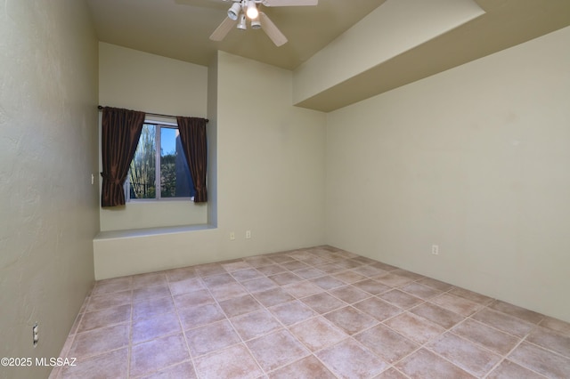 empty room with ceiling fan