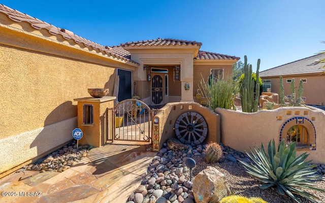 view of mediterranean / spanish-style house