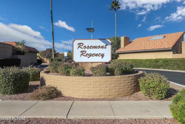 view of community / neighborhood sign