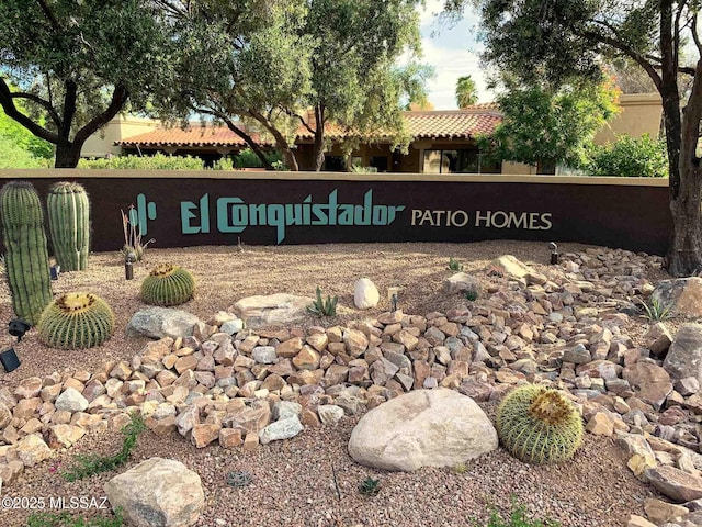 view of community / neighborhood sign