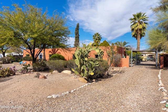 view of front of property