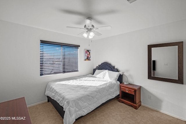 bedroom with ceiling fan