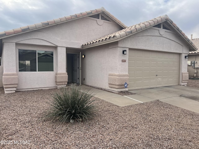 view of front of home featuring a garage