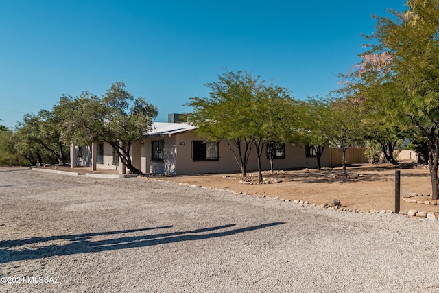 view of front of property