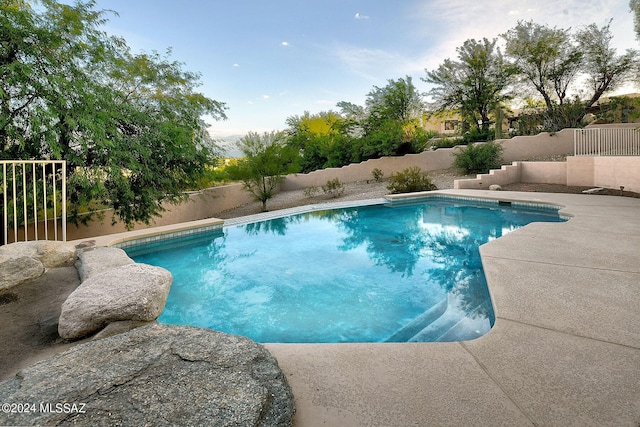 view of swimming pool