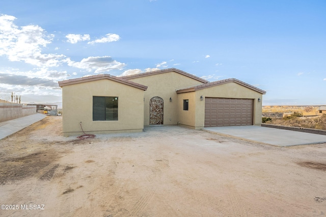 view of front facade with a garage