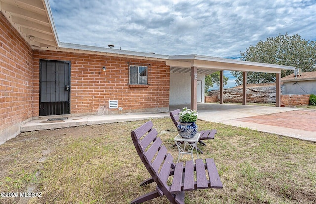 view of yard featuring a carport