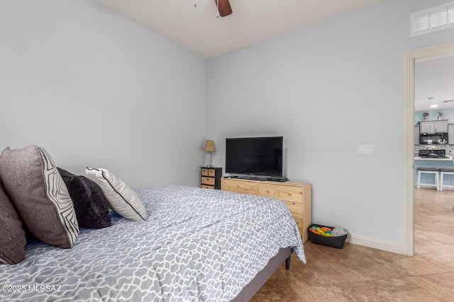 bedroom with ceiling fan