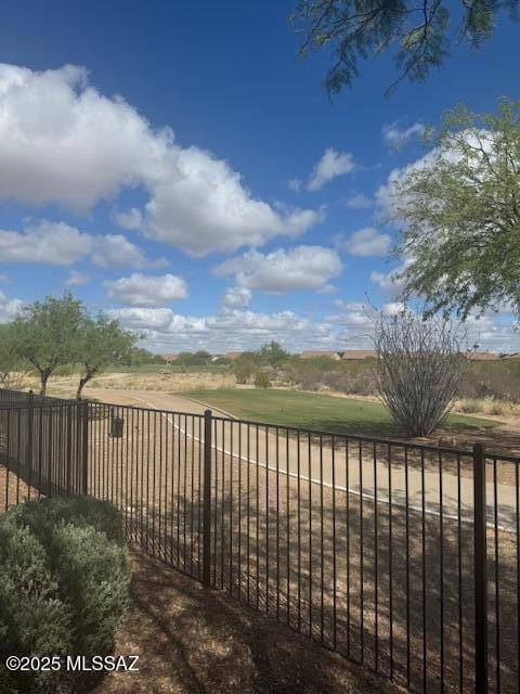 60782 E Arroyo Vista Dr, Oracle, AZ 85623 - view of yard featuring fence