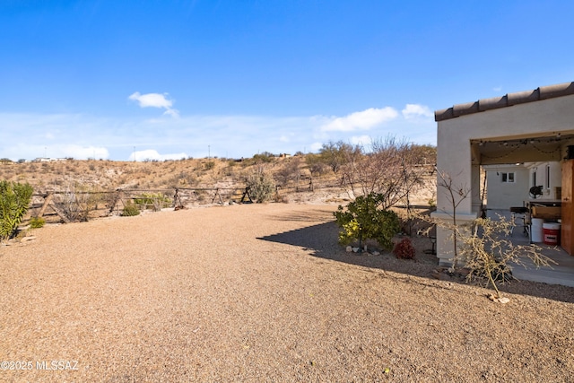 view of yard featuring a patio