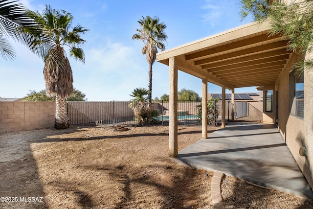 view of yard featuring a patio