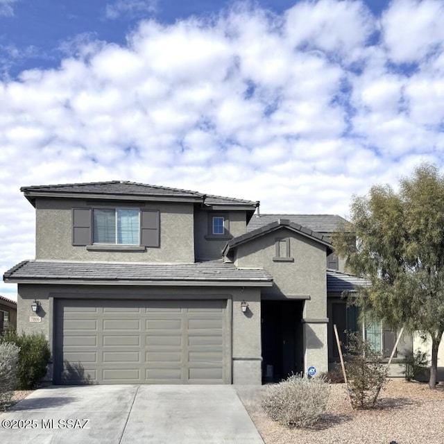 view of front property featuring a garage