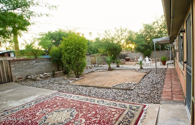 view of yard featuring a patio