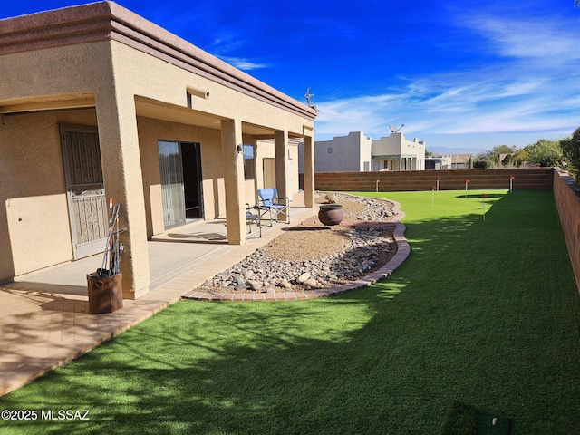 view of yard featuring a patio