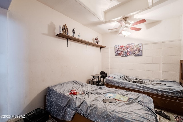 bedroom with ceiling fan