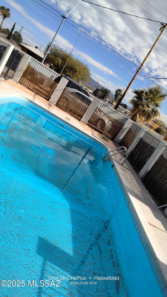 view of swimming pool