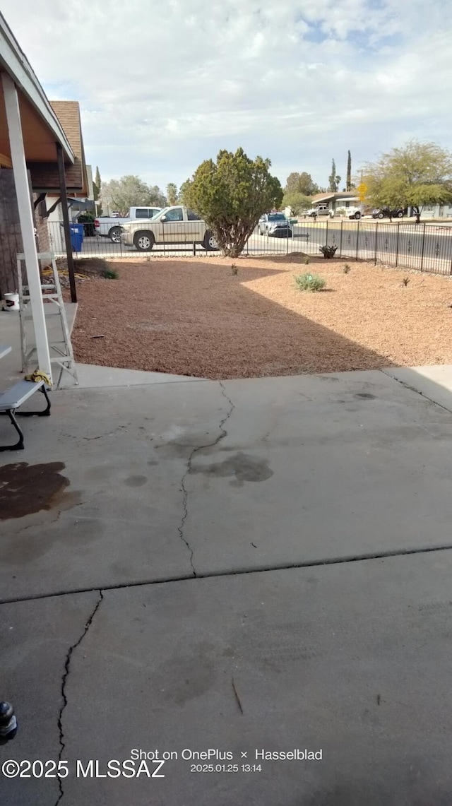 view of yard featuring a patio area