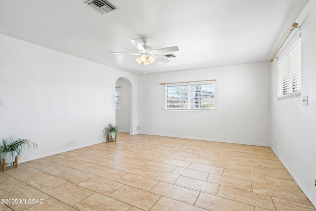 empty room with ceiling fan