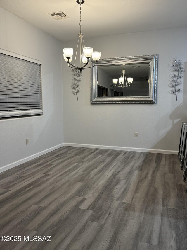 living room featuring hardwood / wood-style flooring and ceiling fan