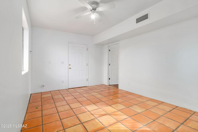 empty room with ceiling fan