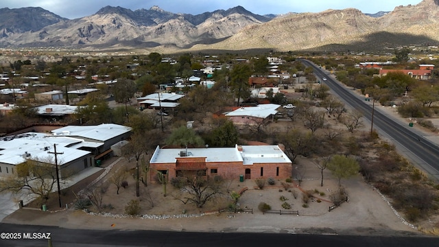 bird's eye view featuring a mountain view