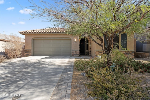 view of front facade with a garage