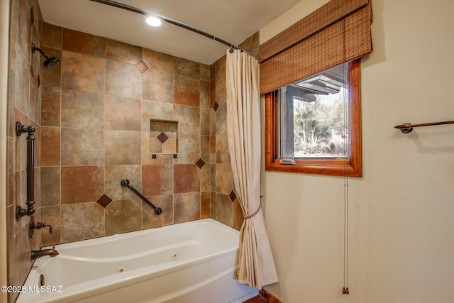 bathroom with shower / tub combo