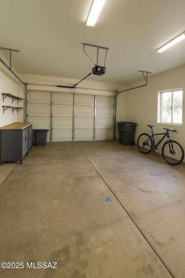 533 N Kino Springs Dr, Nogales, AZ 85621 - garage with a garage door opener