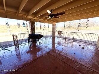 view of patio with ceiling fan