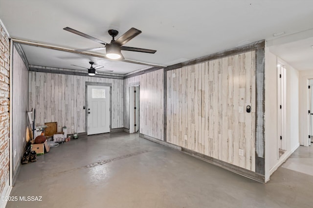 garage with ceiling fan