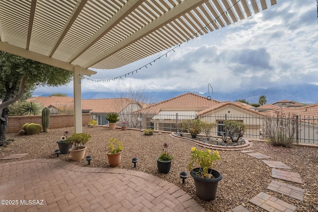 view of yard featuring a pergola