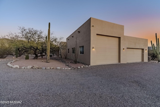 view of front facade featuring a garage