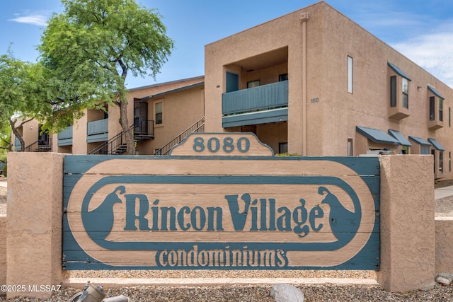 view of community / neighborhood sign