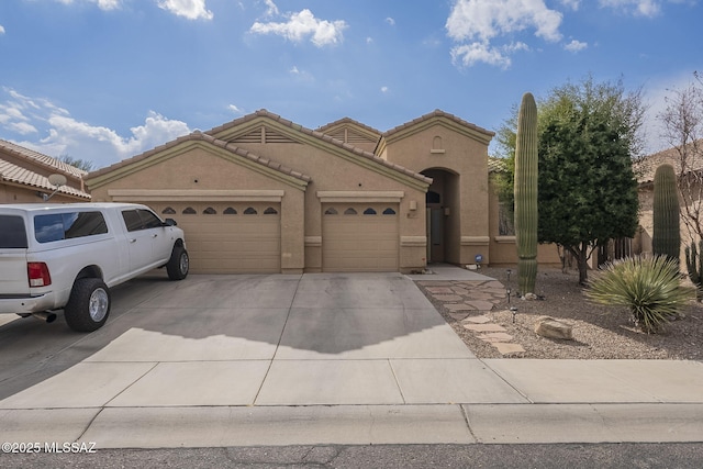 view of front facade featuring a garage