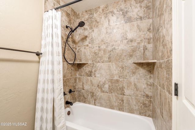 1943 W Desert Highlands Dr, Oro Valley, AZ 85737 - full bath with shower / bathtub combination with curtain