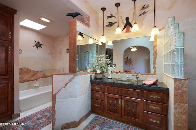925 N Rancho Del Jefe Loop, Tucson, AZ 85748 - full bath featuring vanity and a garden tub