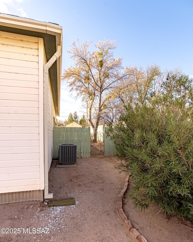 view of yard featuring cooling unit