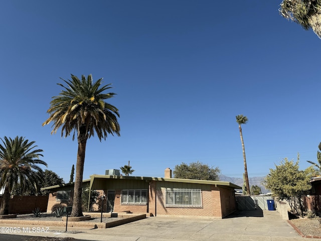 view of front of property