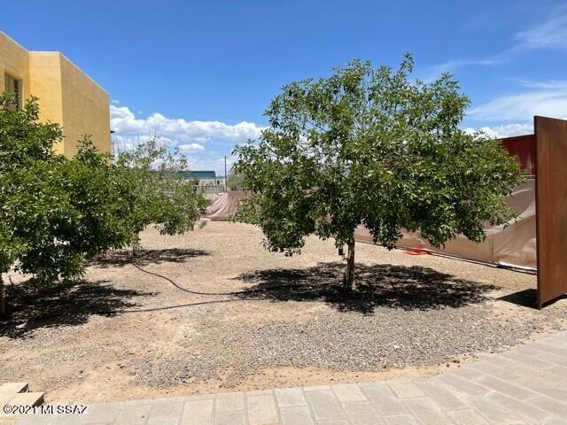 Listing photo 3 for 869-871 W Calle De Los Higos Unit 97, 98, Tucson AZ 85745