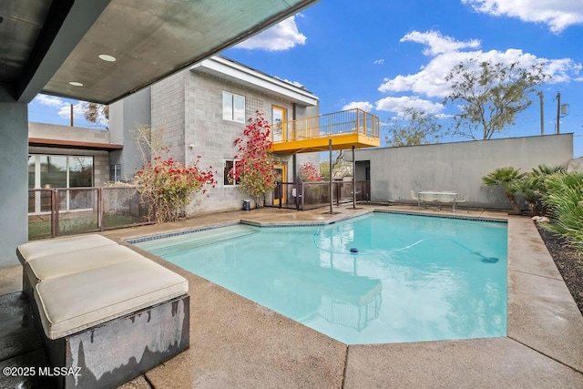 1125 N 13th Ave, Tucson, AZ 85705 - view of pool with a fenced in pool and fence