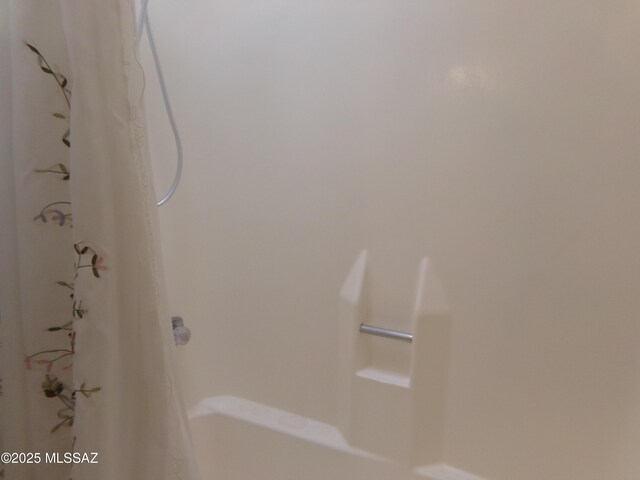 1377 S Desert Meadows Cir, Green Valley, AZ 85614 - bathroom view of curtained shower