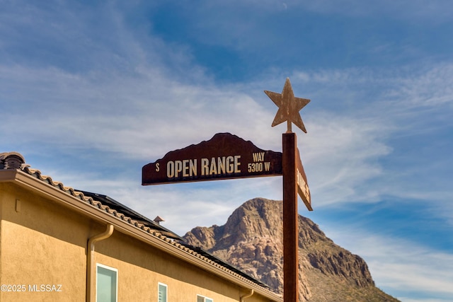 exterior details featuring a mountain view