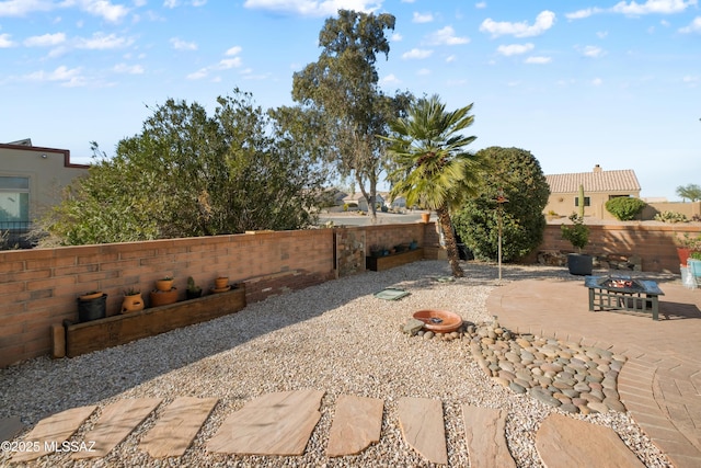 view of yard featuring a patio