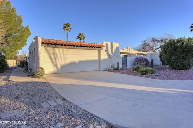 view of front facade featuring a garage