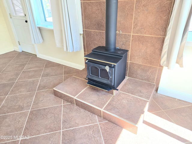 290 N Paseo De Los Conquistadores, Green Valley, AZ 85614 - detailed view of baseboards and a wood stove