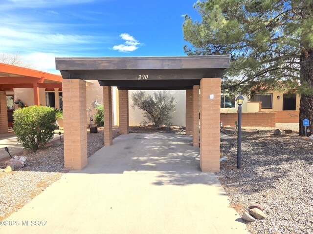 290 N Paseo De Los Conquistadores, Green Valley, AZ 85614 - view of parking with driveway