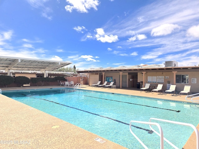 290 N Paseo De Los Conquistadores, Green Valley, AZ 85614 - community pool featuring a patio area