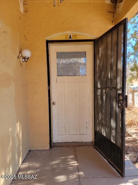 view of entrance to property